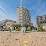La Torre Moderno Monolocale Fronte Mare Lido di Jesolo